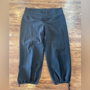 Lululemon crops - size 10